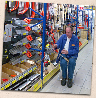 Ralph Stövesandt in a DIY store